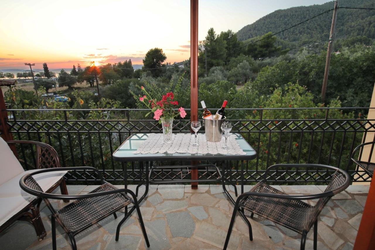 Koromilia Villa นิโอไกลมา ภายนอก รูปภาพ